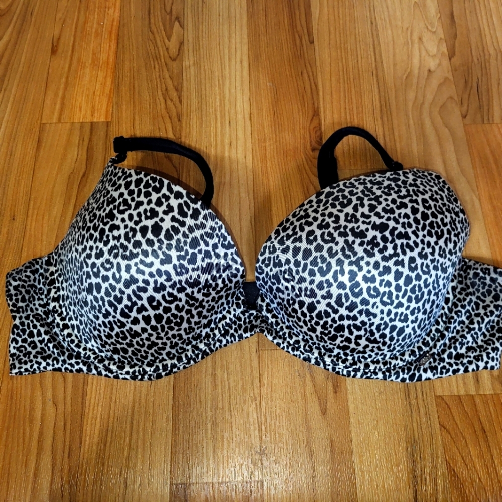 Vintage Victoria’s Secret Very Sexy Leopard Print Push-up Bra - Size 38C
